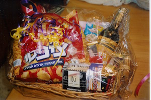 10 Ways to Show Israelis You Care, Purim Style